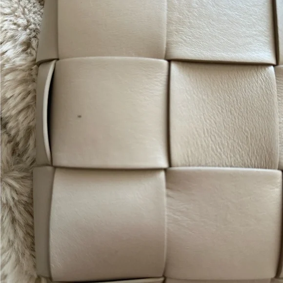 Quince Italian Leather Crossbody - Picture 4 of 6